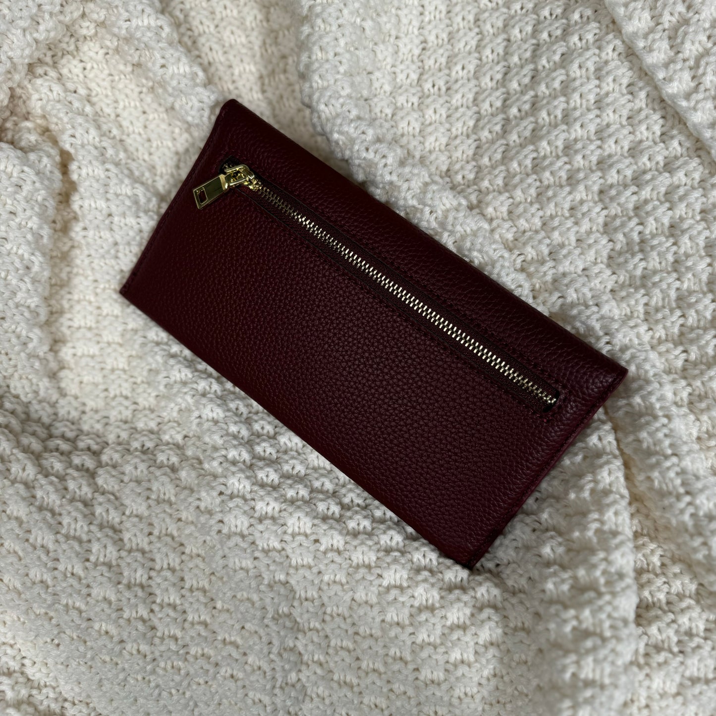 Wallet with tabs & stickers burgundy