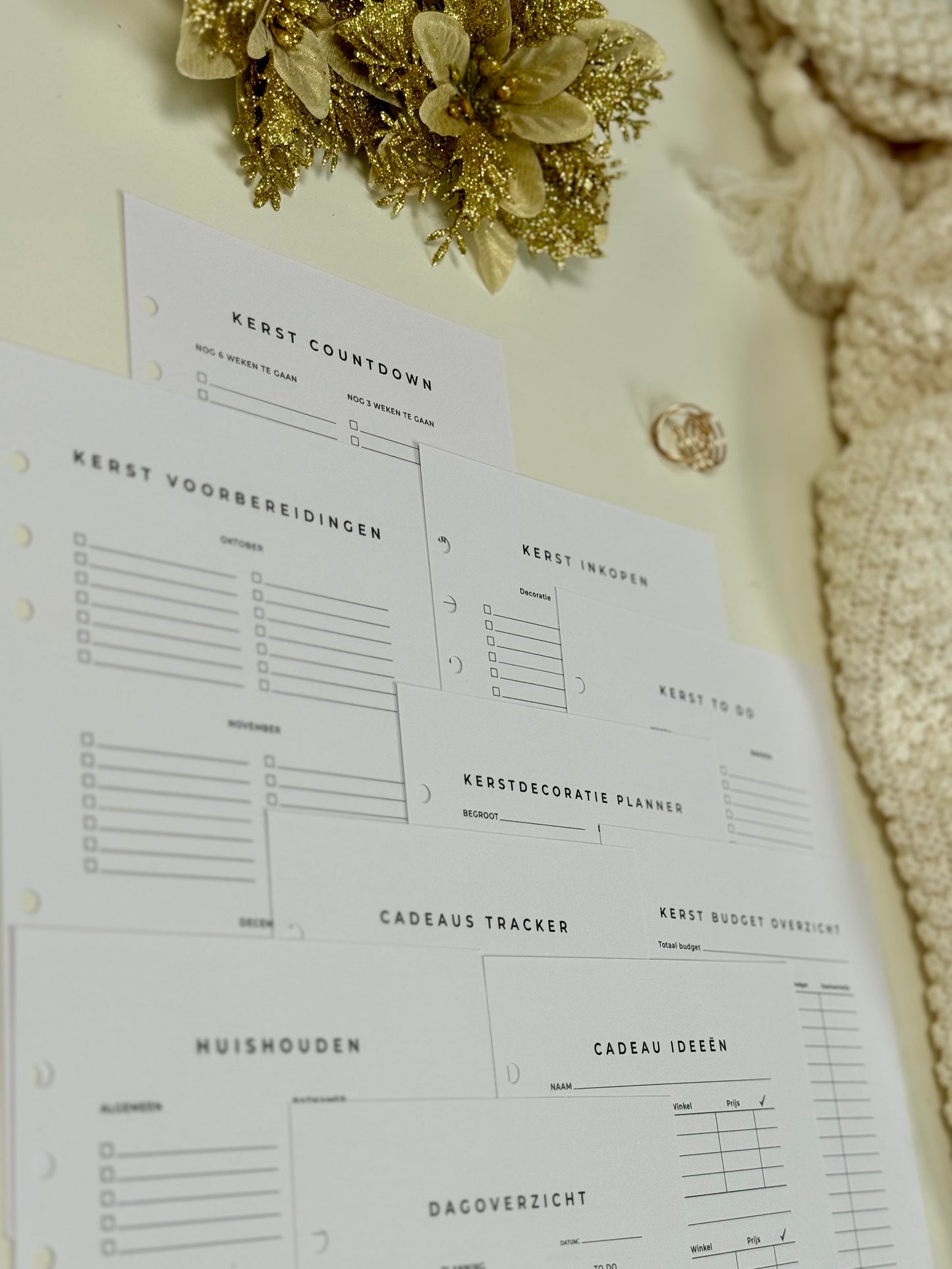 Sfeerfoto van een kerstplanner met verschillende planners