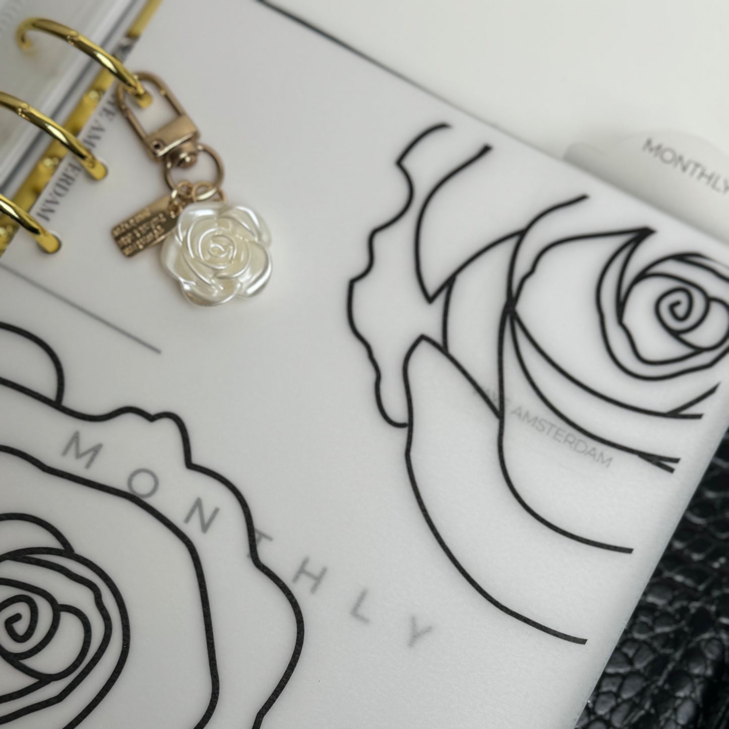 Rose pendant mother of pearl