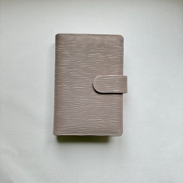 A6 Hélène binder taupe