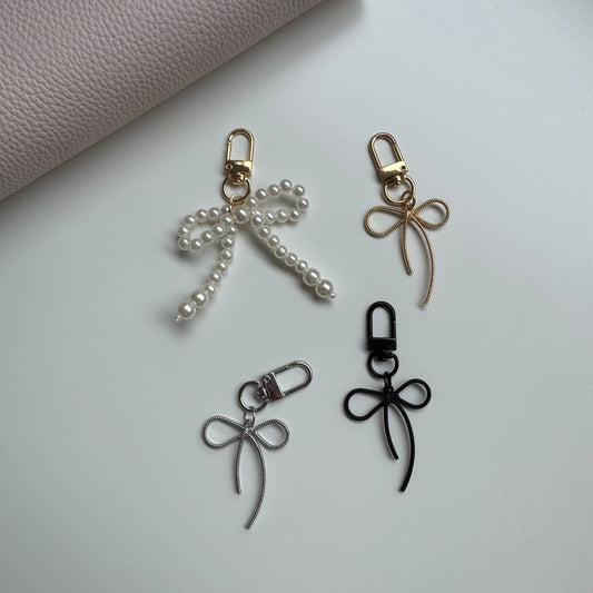 Bow pendant