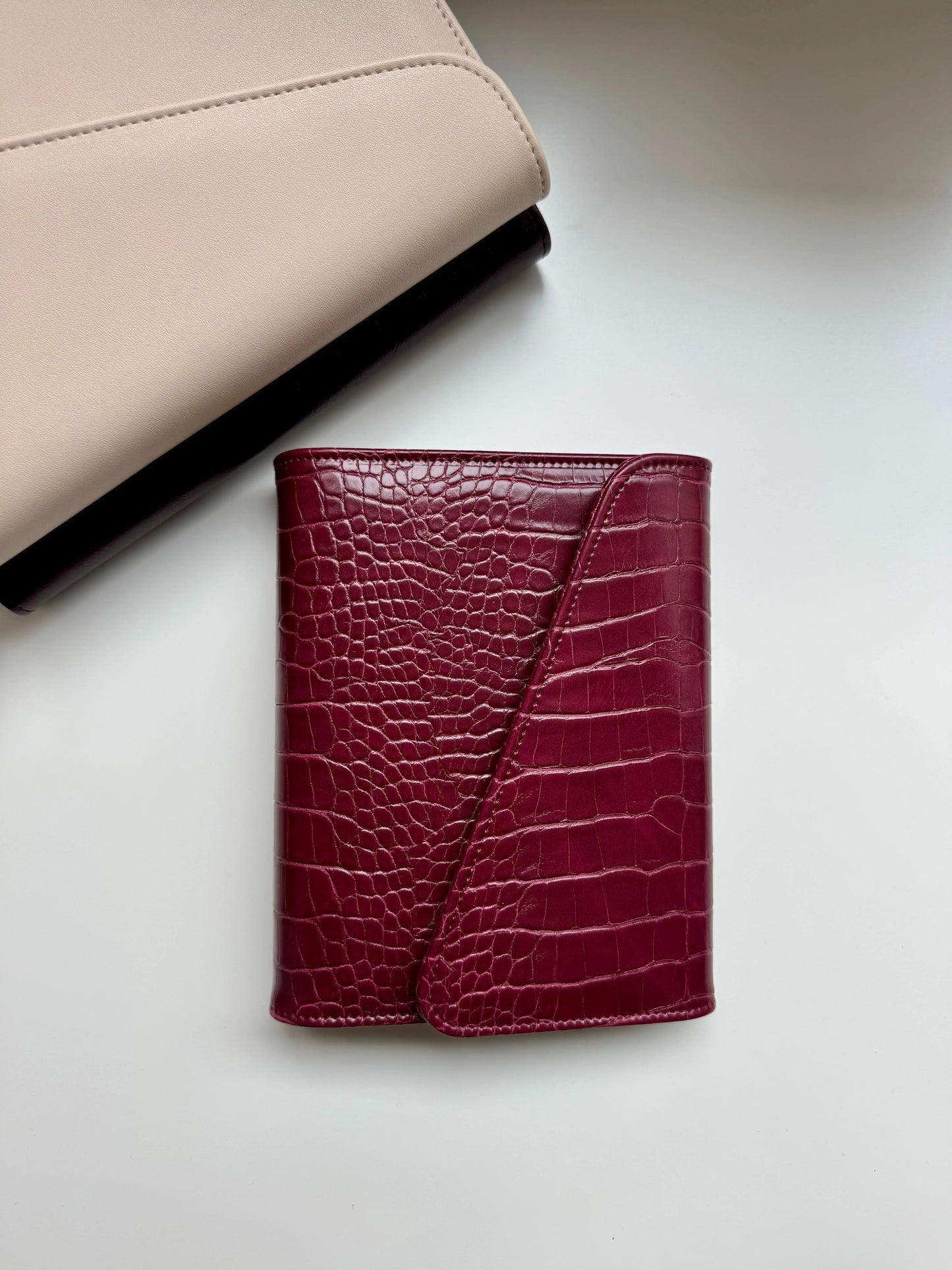 A6 binder essential  - Burgundy croc - Vaye Amsterdam